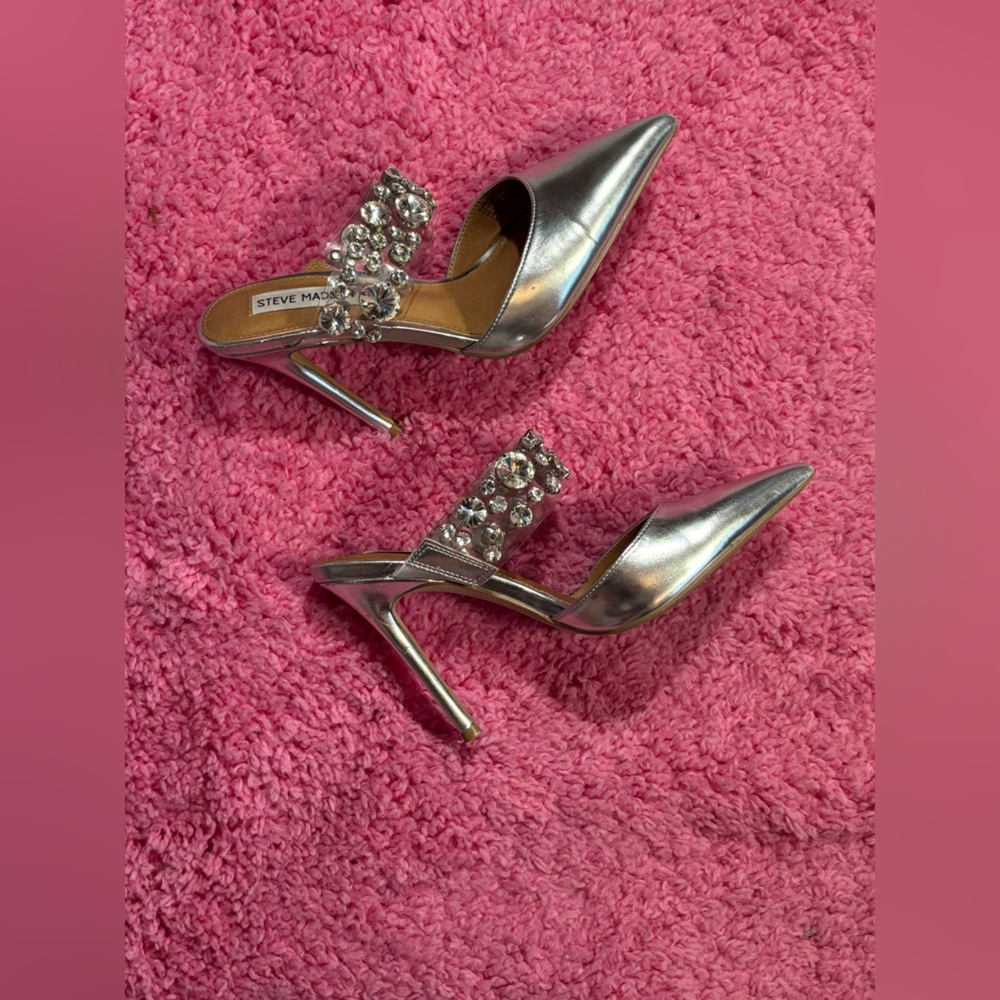 Steve Madden Well worn rhinestone metallic heels pointy toe pump stilettos